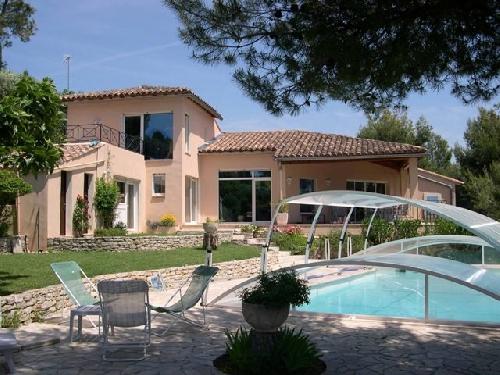 Villa sur une butte entre Luberon et Comtat Venaissin